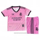 Real Madrid Goalkeeper Shirt 2021-2022 Kid Rosa