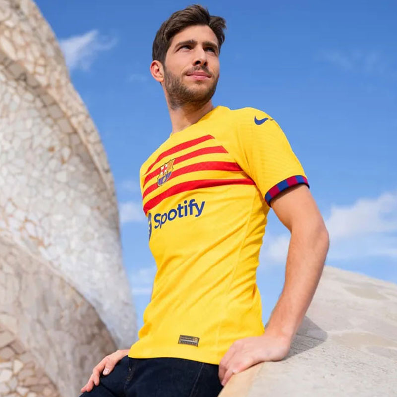 cuarta-camiseta-fc-barcelona-2022-23-2.jpg