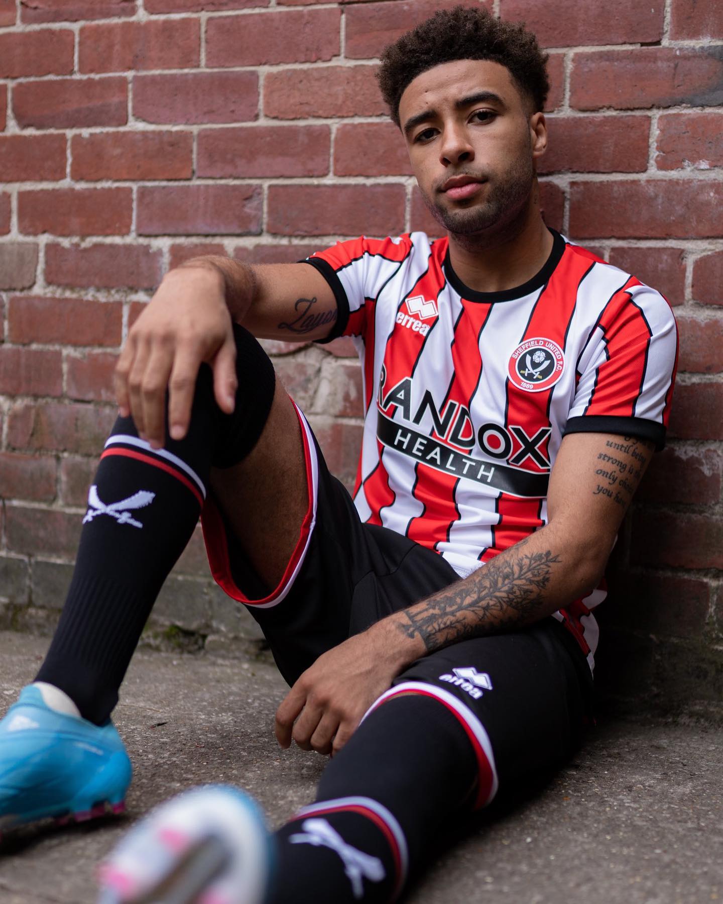 Camisa-titular-do-Sheffield-United-2022-2023-Adidas-2.jpg