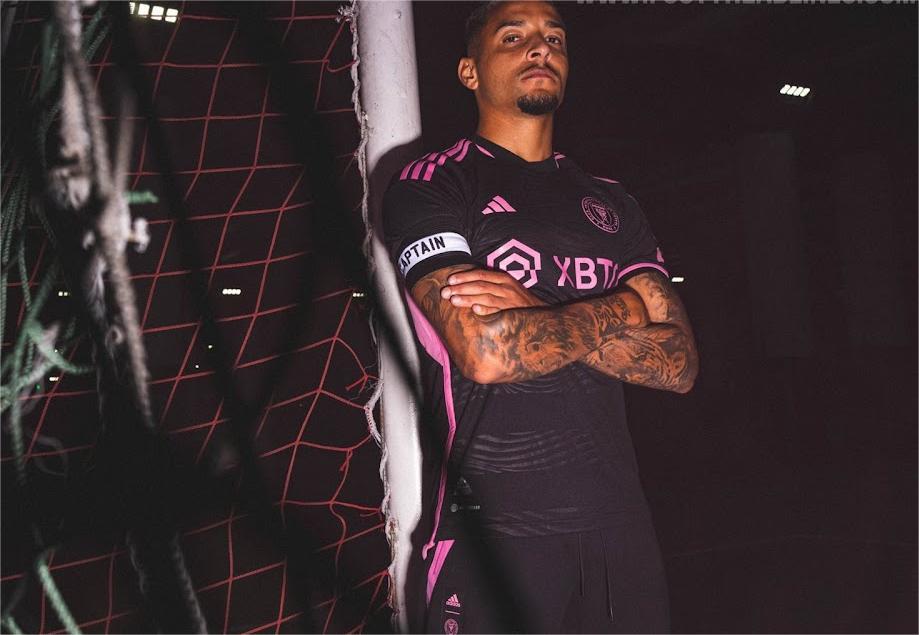 Inter Miami Away Shirt 2023-2024_1.jpg