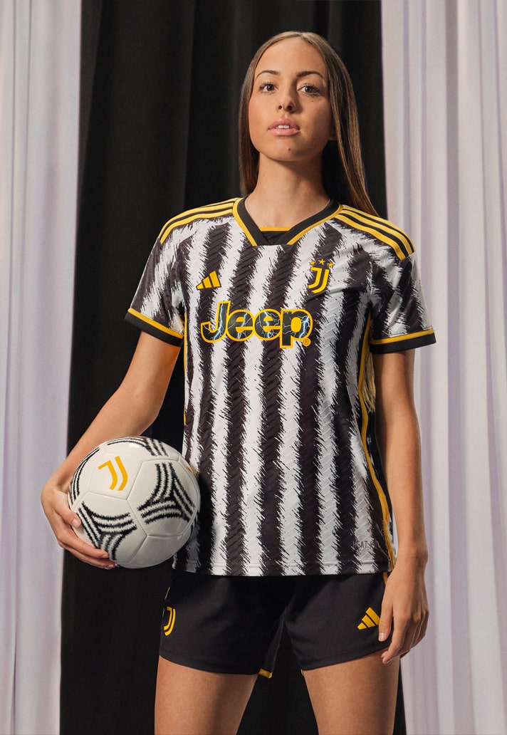 Juventus Home Shirt 2023-2024.jpg